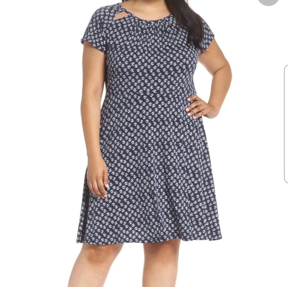 MICHAEL Michael Kors Dresses & Skirts - NWT Michael Kors Cutout Fit & Flare Print Dress